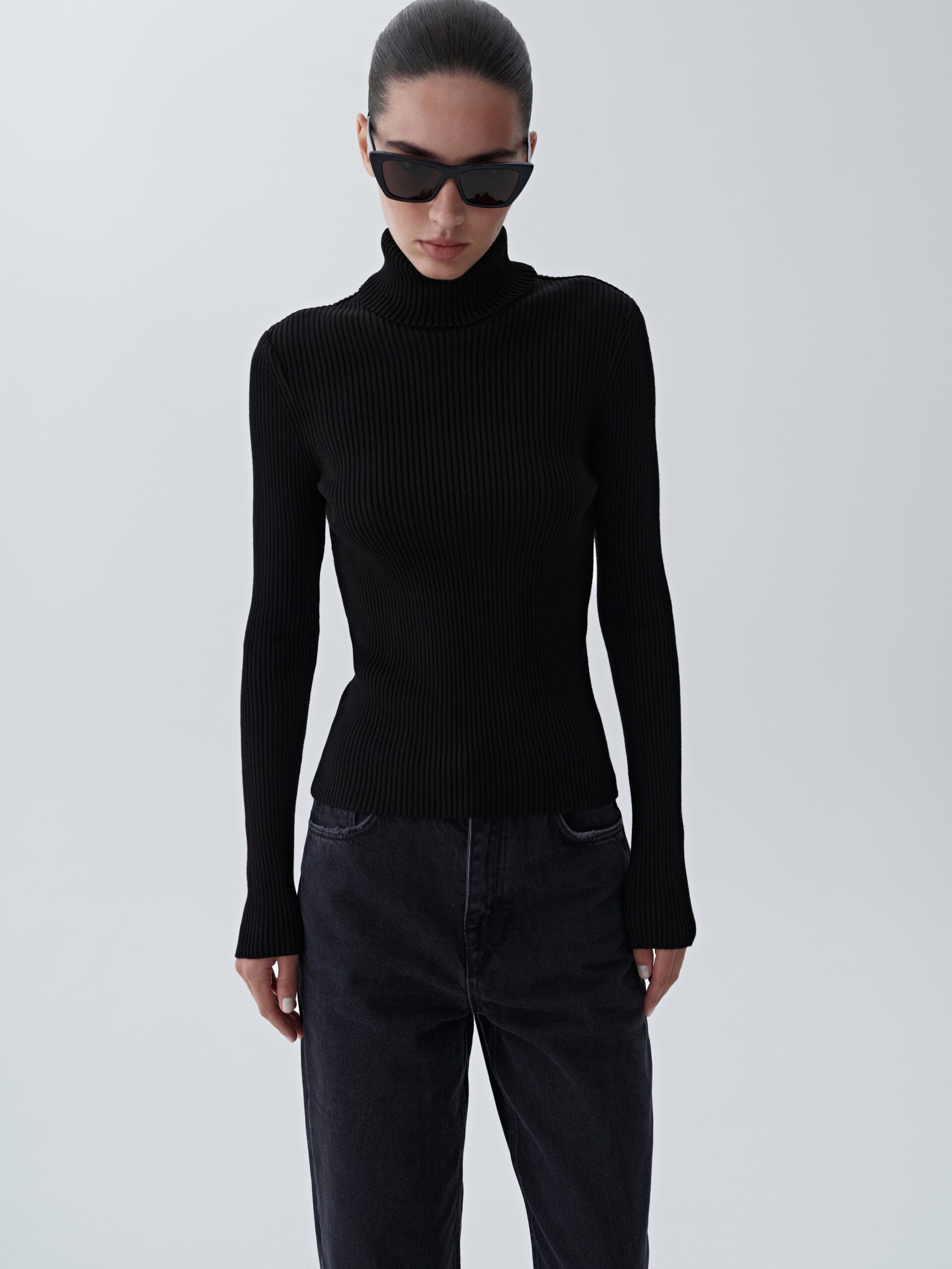 "Ribbed" turtleneck